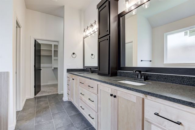 5700 Gold Stone Court, Mustang, OK 73064