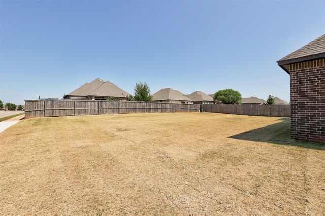 5700 Gold Stone Court, Mustang, OK 73064