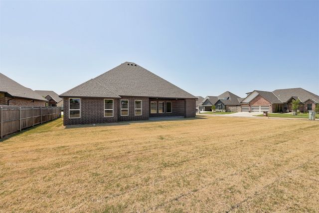 5700 Gold Stone Court, Mustang, OK 73064