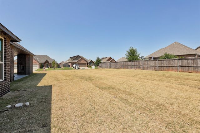 5700 Gold Stone Court, Mustang, OK 73064