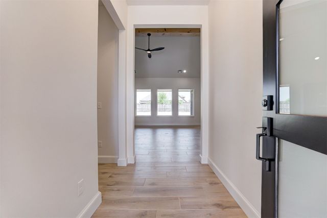 5700 Gold Stone Court, Mustang, OK 73064