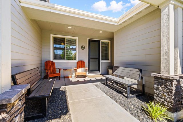 847 N Tullshire Way, Eagle, ID 83616