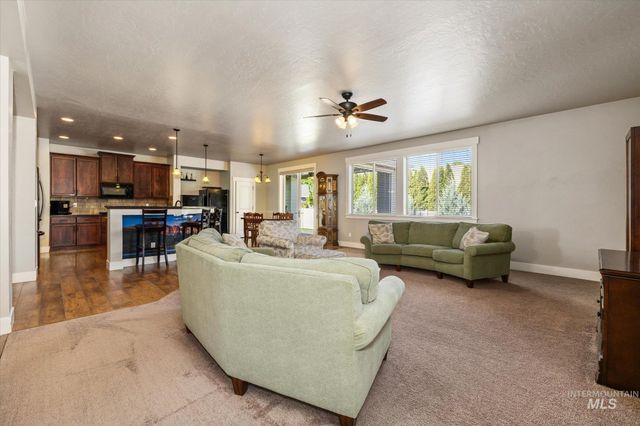 847 N Tullshire Way, Eagle, ID 83616