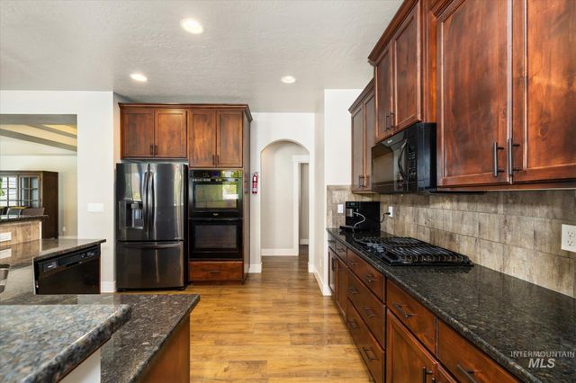 847 N Tullshire Way, Eagle, ID 83616