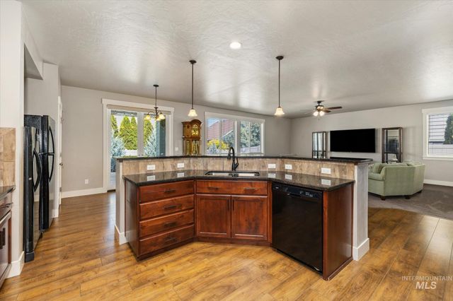 847 N Tullshire Way, Eagle, ID 83616