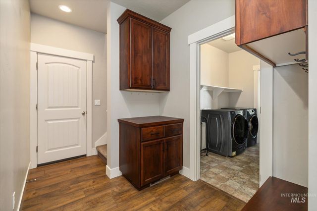 847 N Tullshire Way, Eagle, ID 83616