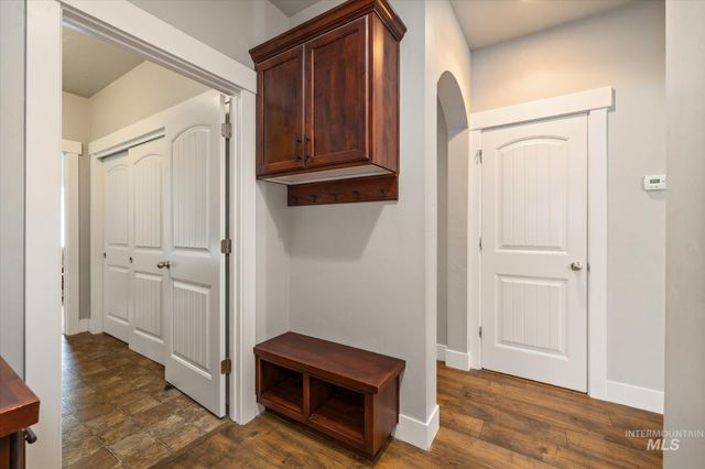 847 N Tullshire Way, Eagle, ID 83616