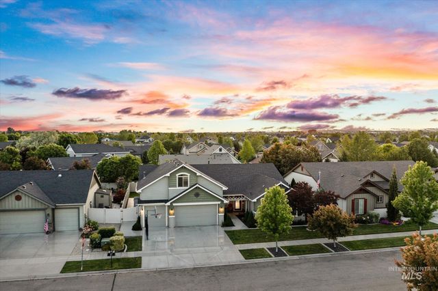 847 N Tullshire Way, Eagle, ID 83616