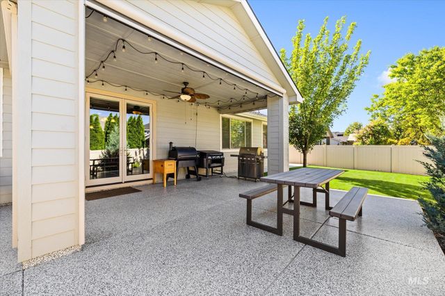 847 N Tullshire Way, Eagle, ID 83616