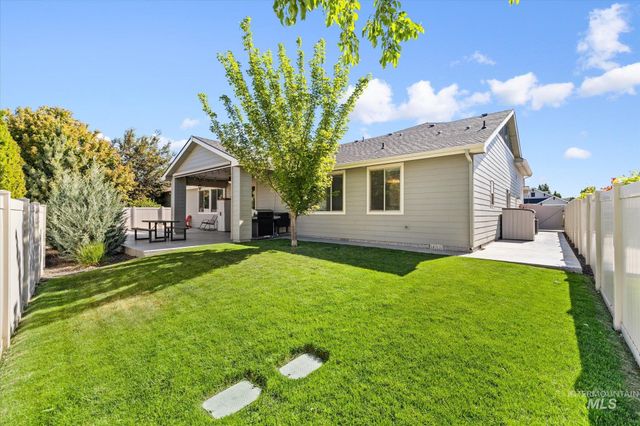 847 N Tullshire Way, Eagle, ID 83616