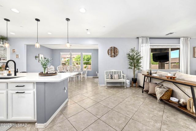 11148 W Dawnlight Drive, Marana, AZ 85653