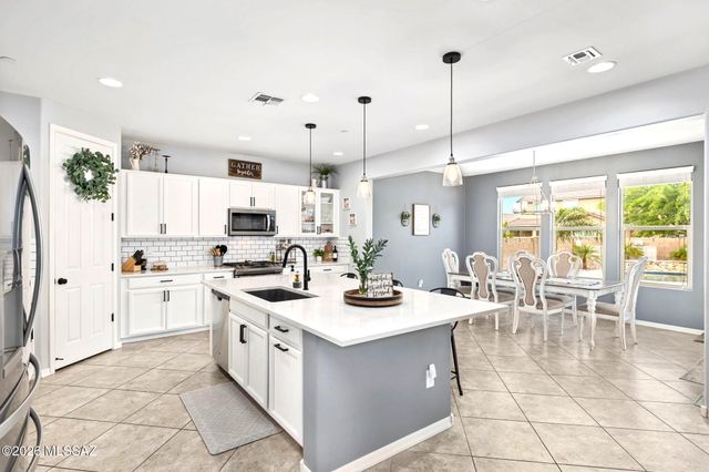 11148 W Dawnlight Drive, Marana, AZ 85653