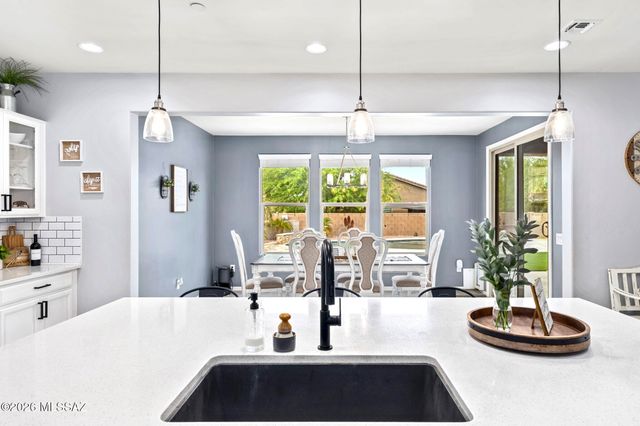 11148 W Dawnlight Drive, Marana, AZ 85653