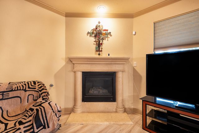 107 Manor Lane, Waxahachie, TX 75165