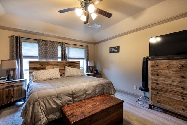 107 Manor Lane, Waxahachie, TX 75165