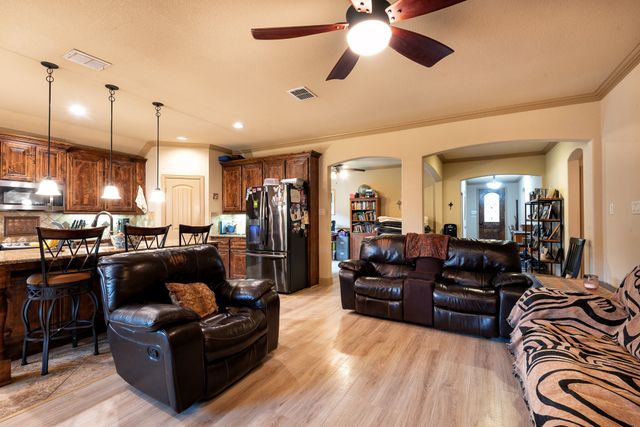 107 Manor Lane, Waxahachie, TX 75165