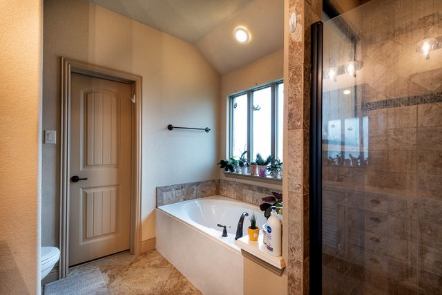 107 Manor Lane, Waxahachie, TX 75165