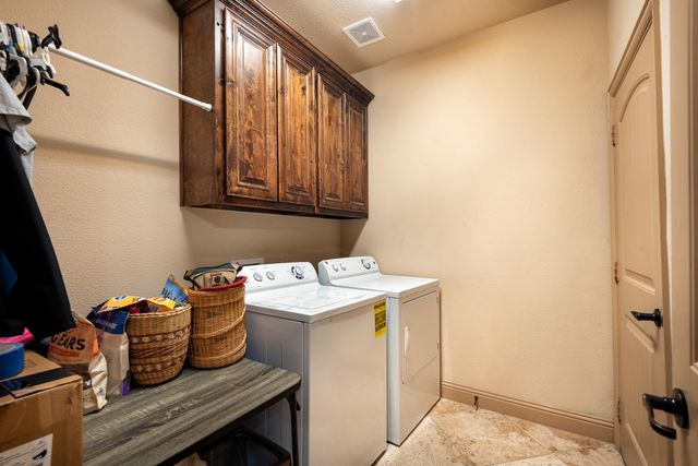 107 Manor Lane, Waxahachie, TX 75165