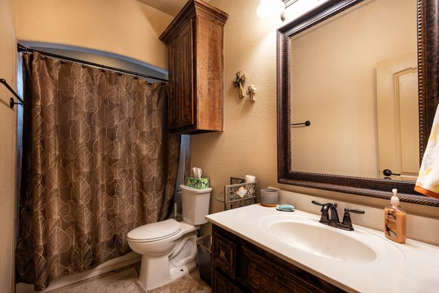 107 Manor Lane, Waxahachie, TX 75165