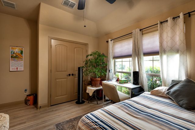 107 Manor Lane, Waxahachie, TX 75165