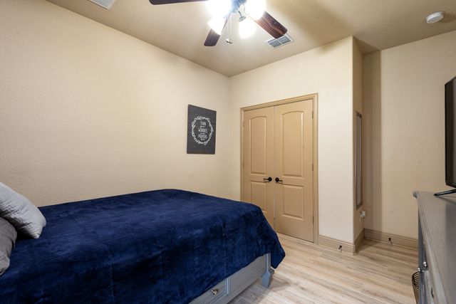 107 Manor Lane, Waxahachie, TX 75165