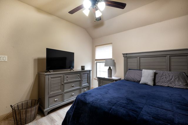 107 Manor Lane, Waxahachie, TX 75165