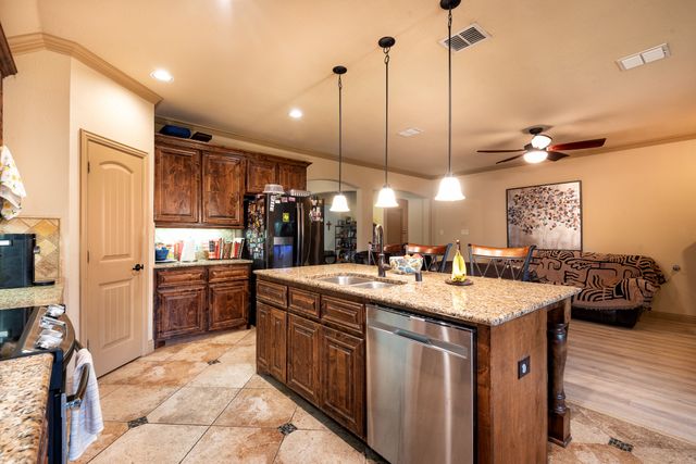 107 Manor Lane, Waxahachie, TX 75165