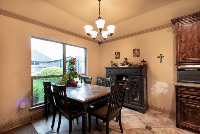 107 Manor Lane, Waxahachie, TX 75165