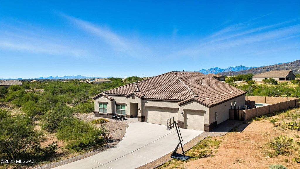 14573 E Old Owl Creek Court, Vail, AZ 85641
