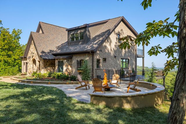 1858 Burke Hollow Rd, Nolensville, TN 37135