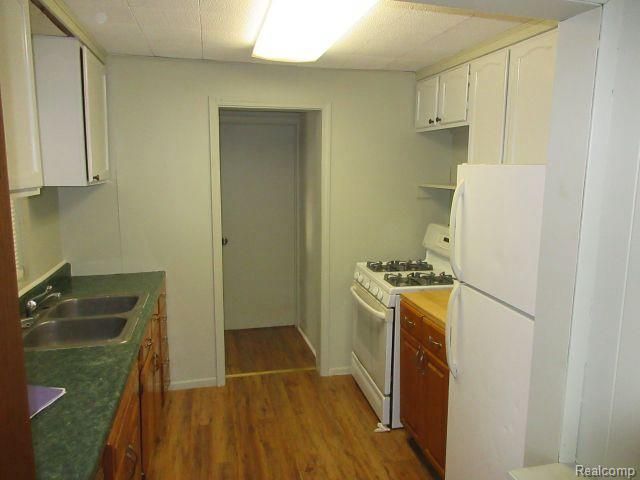 4059 Chenlot Lane, Waterford, MI 48328