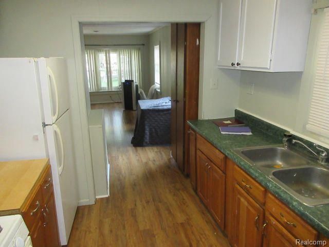 4059 Chenlot Lane, Waterford, MI 48328