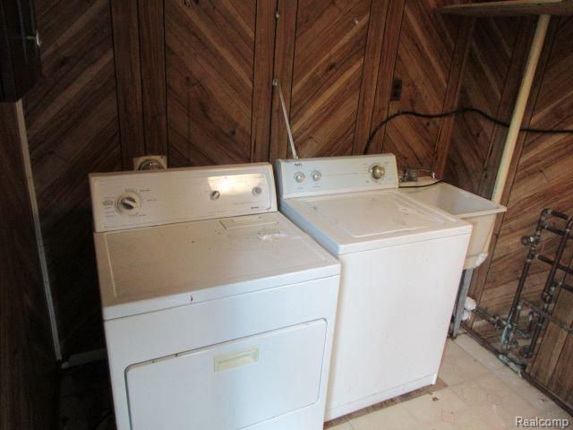 4059 Chenlot Lane, Waterford, MI 48328