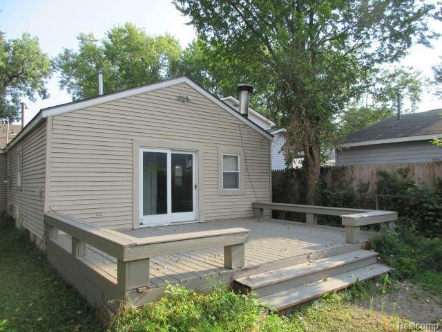 4059 Chenlot Lane, Waterford, MI 48328