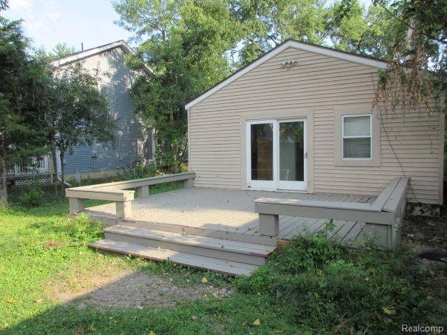 4059 Chenlot Lane, Waterford, MI 48328