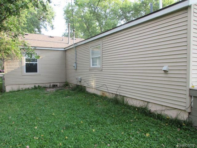 4059 Chenlot Lane, Waterford, MI 48328