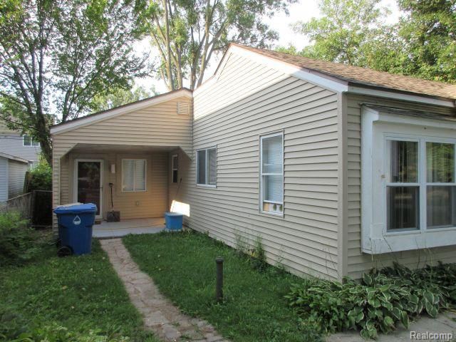 4059 Chenlot Lane, Waterford, MI 48328