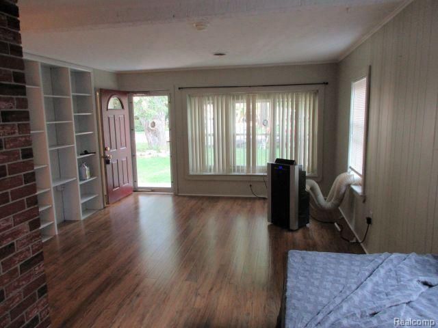 4059 Chenlot Lane, Waterford, MI 48328