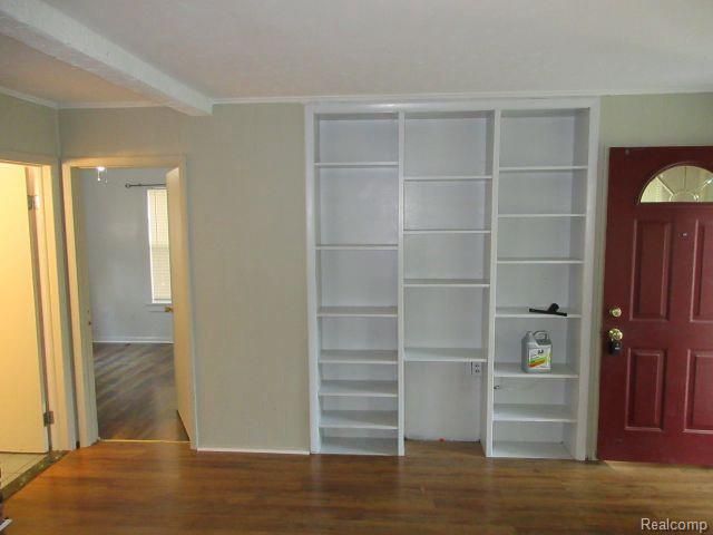 4059 Chenlot Lane, Waterford, MI 48328