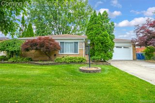 13818 Collins Drive, Warren, MI 48088