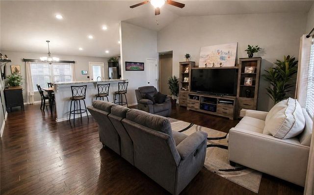 530 S Maple Street, Gardner, KS 66030