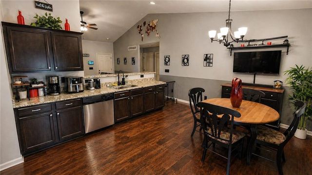 530 S Maple Street, Gardner, KS 66030