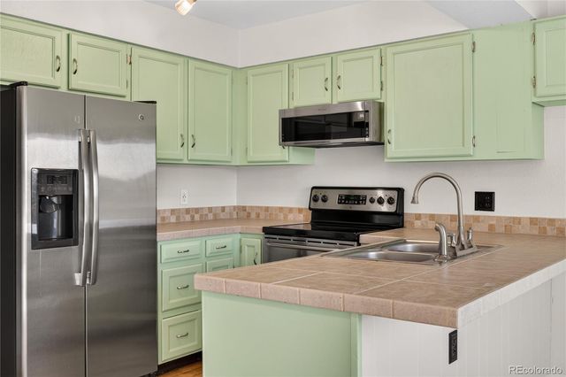 9767 W Cornell Place, Lakewood, CO 80227