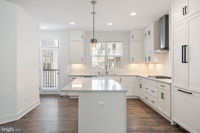 1876 MICHAEL FARADAY DR, Reston, VA 20190
