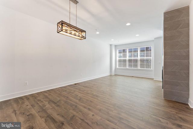 1876 MICHAEL FARADAY DR, Reston, VA 20190