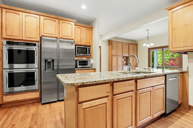 5090 Abbeydale Drive SE, Grand Rapids, MI 49546