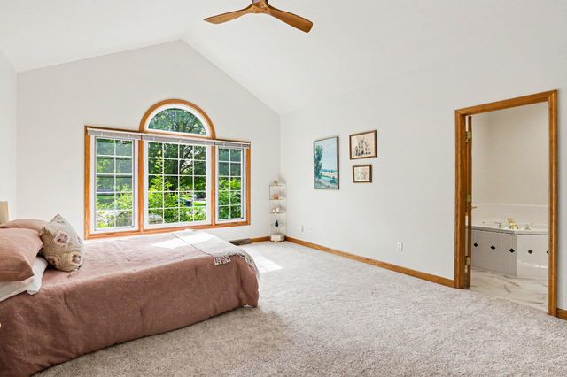 5090 Abbeydale Drive SE, Grand Rapids, MI 49546