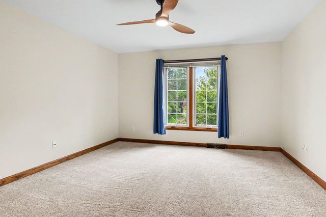 5090 Abbeydale Drive SE, Grand Rapids, MI 49546