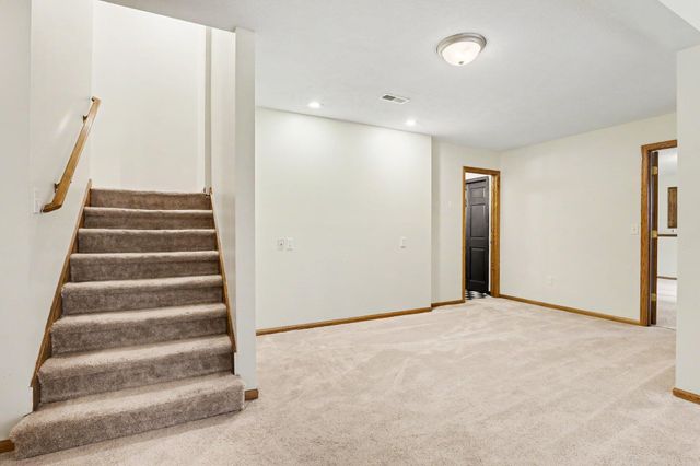 5090 Abbeydale Drive SE, Grand Rapids, MI 49546
