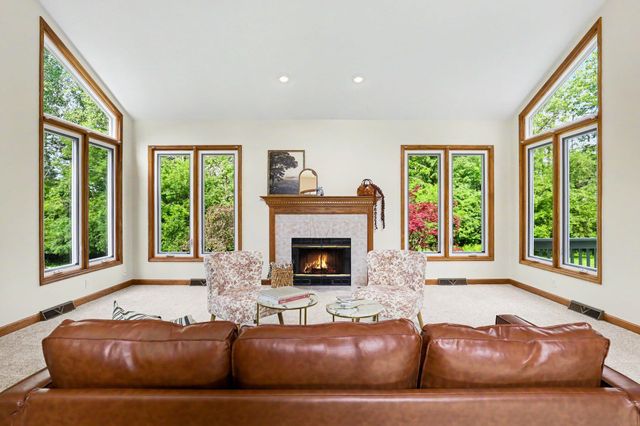 5090 Abbeydale Drive SE, Grand Rapids, MI 49546